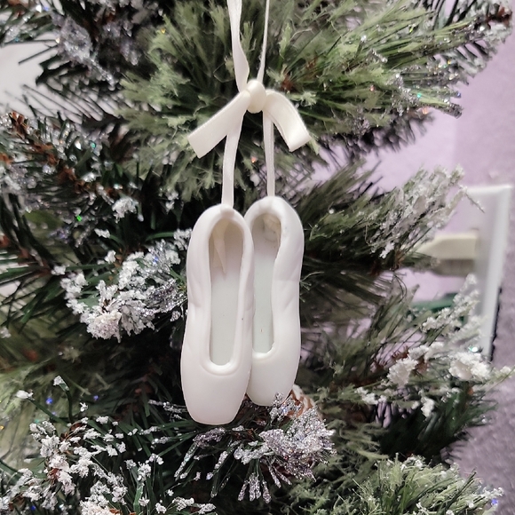 Other - VINTAGE ORNAMENT